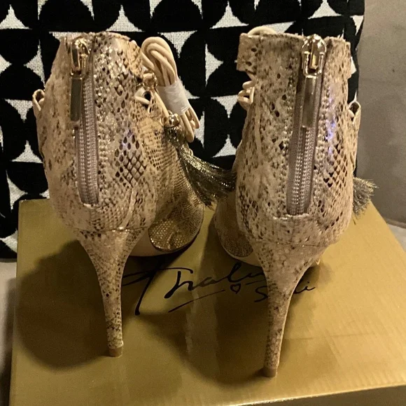 Thalia Sodi Gold Snake Lace up Heels 6.5 (fit like 7) NWB - Picture 6 of 8
